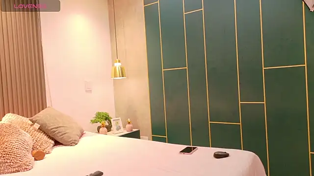 DaliaHills online show from March 3, 2026, 12:11 pm