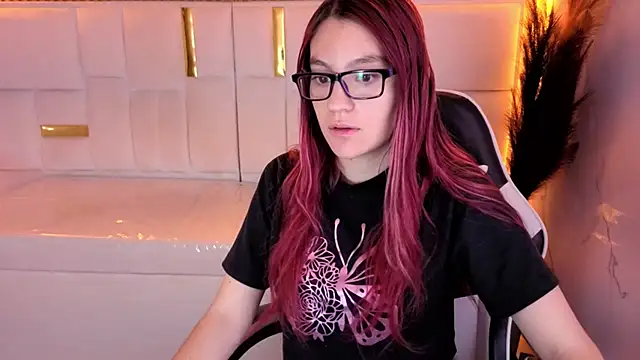 stefania tp online show from March 5, 2026, 12:01 pm