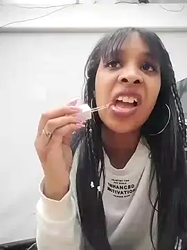 ShayMilleer online show from April 16, 2026, 10:23 pm