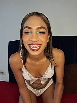 Canela em online show from April 16, 2026, 1:23 pm