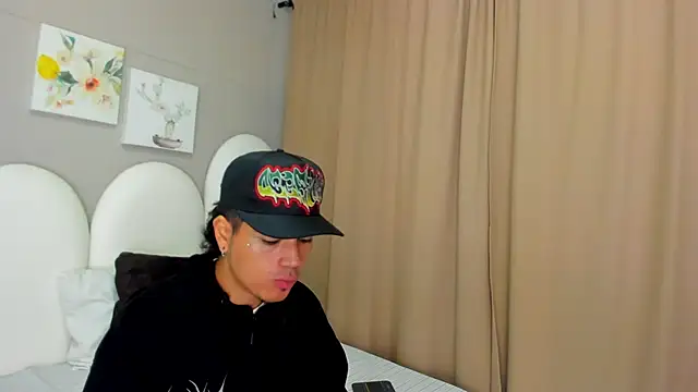 Snapshot of Briian__ chatting on June 7, 2026, 1:37 pm Briian online show from June 7, 2026, 1:37 pm