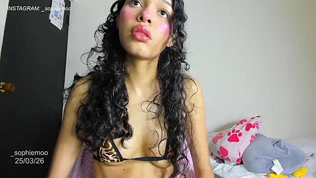 Sophiemoo  online show from March 26, 2026, 1:38 pm