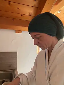 FitAnna online show from March 3, 2026, 9:04 am