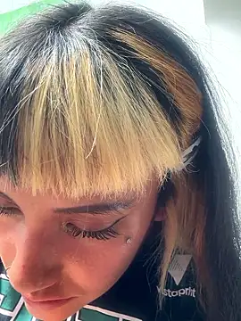 Sara 92 online show from April 18, 2026, 7:07 pm