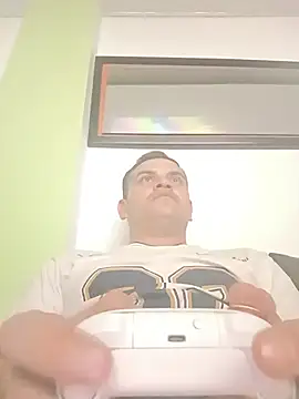 Snapshot of Edwin_Q chatting on June 1, 2026, 1:18 am Edwin Q online show from June 1, 2026, 1:18 am