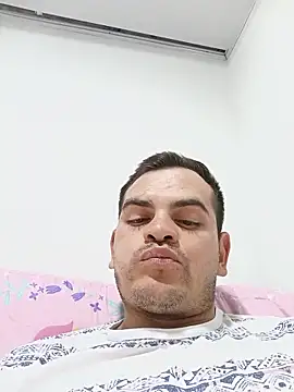 Snapshot of Edwin_Q chatting on June 4, 2026, 4:02 pm Edwin Q online show from June 4, 2026, 4:02 pm
