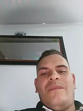 Snapshot of Edwin_Q chatting on June 9, 2026, 3:29 am Edwin Q online show from June 9, 2026, 3:29 am