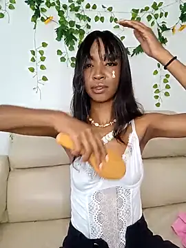 TinnaPeyton online show from April 8, 2026, 5:57 pm