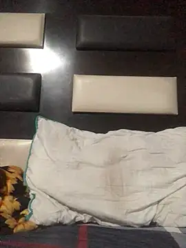 Elsolo2 online show from April 21, 2026, 10:32 am