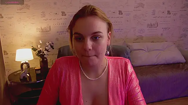 Glow Margo online show from May 7, 2026, 1:11 am