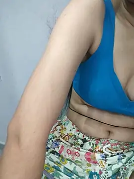 NeetuKumri online show from April 19, 2026, 4:39 pm