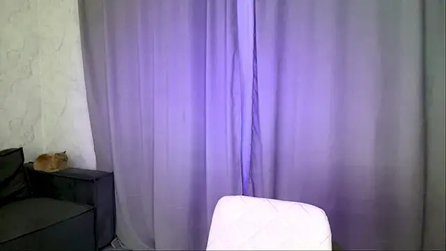 Rosalielue online show from June 10, 2026, 7:46 pm