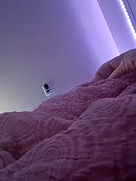 Snapshot of Averyleig chatting on February 25, 2026, 12:59 pm Averyleig online show from February 25, 2026, 12:59 pm