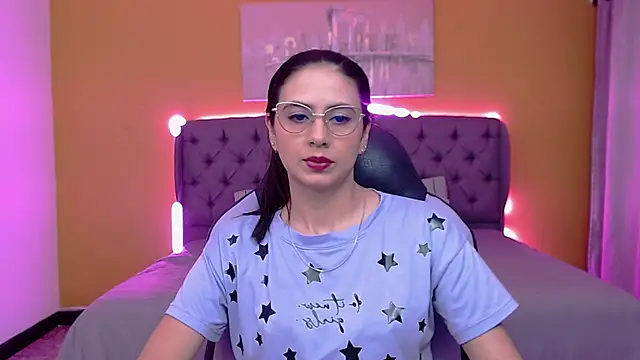 alexaneuer online show from June 2, 2026, 1:13 pm