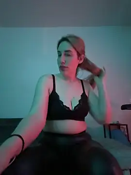 JuliaPrivat online show from March 2, 2026, 9:21 pm