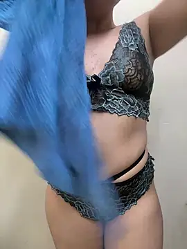 Crazyforyou143 online show from April 1, 2026, 9:23 pm