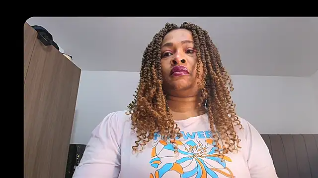 luxy benet online show from June 4, 2026, 8:31 am