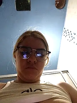 single kitten online show from March 30, 2026, 12:28 pm