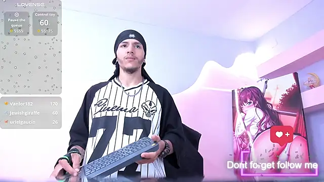 DanteLuxx online show from April 12, 2026, 3:44 am