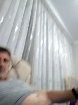 arelll34 online show from April 20, 2026, 10:33 pm