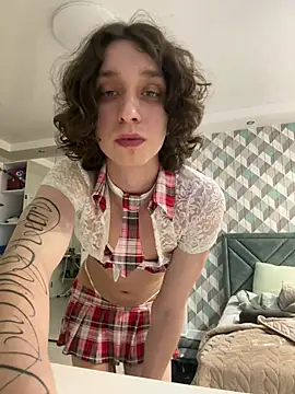 PrettylnPink  online show from May 6, 2026, 11:43 pm