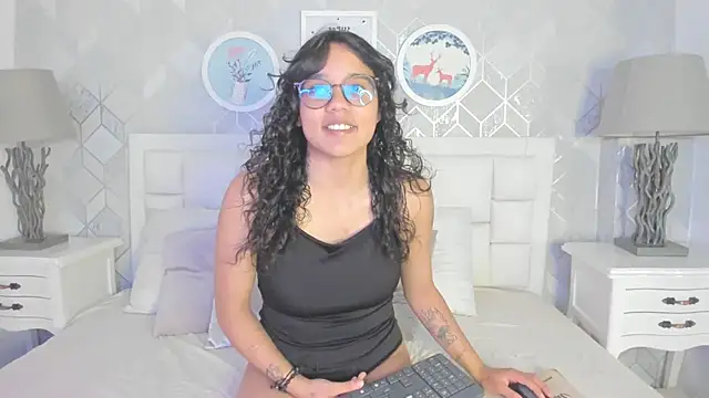 Snapshot of star_angel_7 chatting on February 28, 2026, 12:39 pm star angel 7 online show from February 28, 2026, 12:39 pm