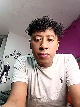 Snapshot of James_large_cock chatting on March 2, 2026, 9:16 am James large cock online show from March 2, 2026, 9:16 am