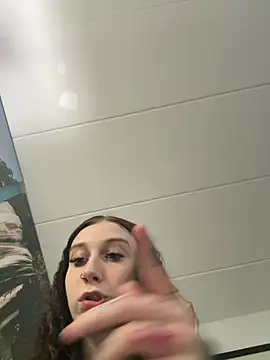 kenzyy28 online show from March 19, 2026, 1:20 am