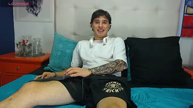 EXCLUSIVE8 online show from March 21, 2026, 4:39 am