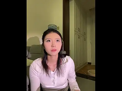 Snapshot of Y--F--LOVE chatting on March 3, 2026, 12:55 pm Y--F--LOVE online show from March 3, 2026, 12:55 pm