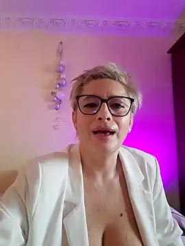 LunaBlaise online show from March 12, 2026, 7:14 am