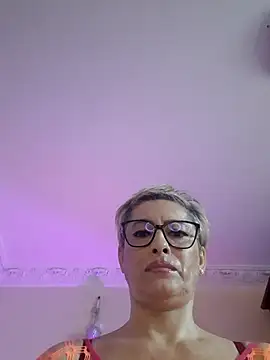 LunaBlaise online show from April 14, 2026, 8:09 am