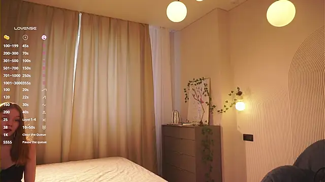 VenaLammo online show from June 14, 2026, 12:29 pm