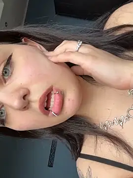 Snapshot of Emily_Chewits chatting on March 4, 2026, 12:33 pm Emily Chewits online show from March 4, 2026, 12:33 pm