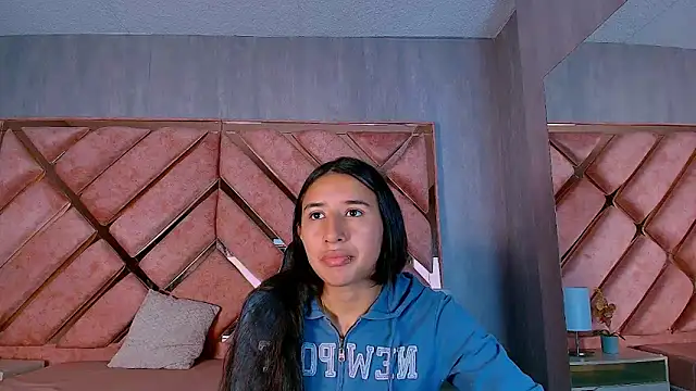 LilyRossi  online show from April 24, 2026, 12:07 pm
