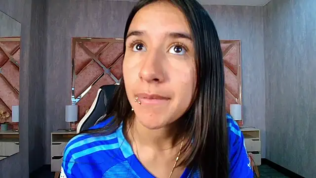 LilyRossi  online show from May 21, 2026, 1:29 pm