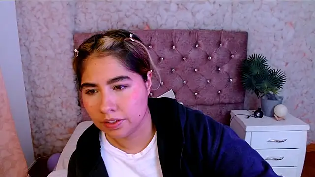 Sofiazaf  online show from March 20, 2026, 12:43 pm