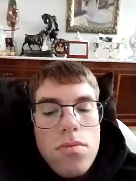 Snapshot of Alejandro27003 chatting on March 3, 2026, 3:40 pm Alejandro27003 online show from March 3, 2026, 3:40 pm