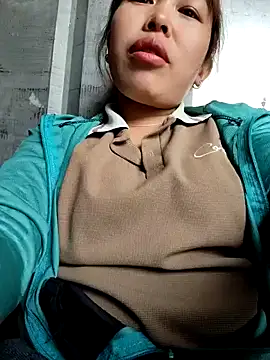 Snapshot of MiuNazz chatting on March 6, 2026, 5:04 am MiuNazz online show from March 6, 2026, 5:04 am