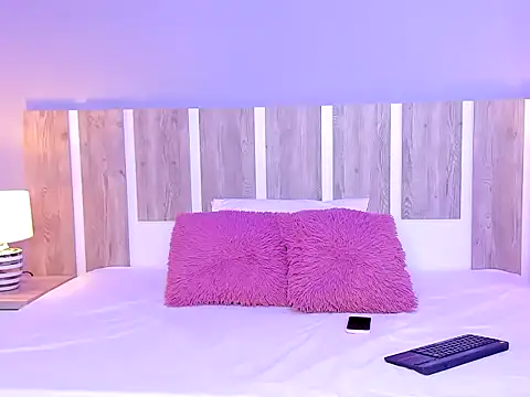 EmilySearss online show from March 18, 2026, 7:50 pm