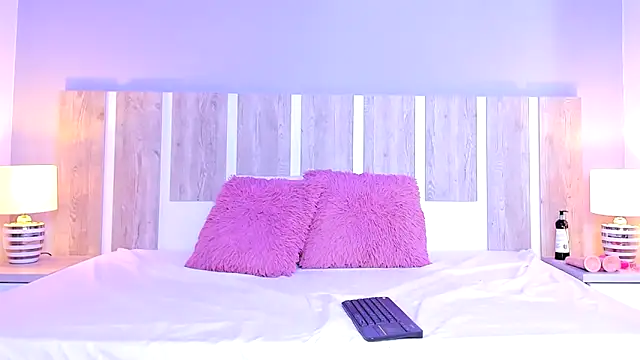 EmilySearss online show from March 27, 2026, 8:52 pm