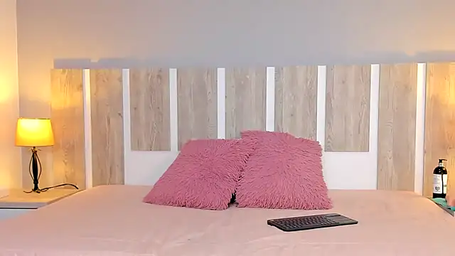 EmilySearss online show from April 2, 2026, 7:22 pm