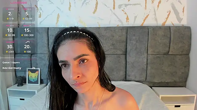 Snapshot of Samantha_Velle chatting on May 24, 2026, 2:16 am Samantha Velle online show from May 24, 2026, 2:16 am