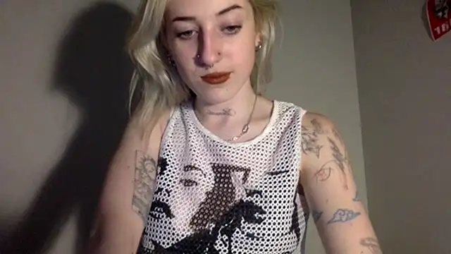 EmmyWet online show from March 12, 2026, 9:32 pm