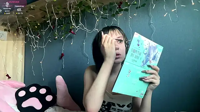 AueshaSimon online show from April 4, 2026, 4:11 am