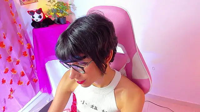 Madeline 21 online show from March 11, 2026, 5:13 am