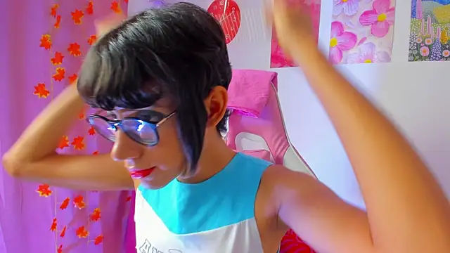 Madeline 21 online show from April 9, 2026, 12:10 pm