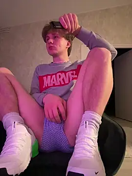 Snapshot of your_boy_NL chatting on April 5, 2026, 10:18 pm your boy NL online show from April 5, 2026, 10:18 pm