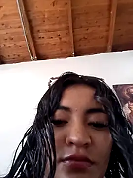 perla stone11 online show from April 3, 2026, 6:28 pm