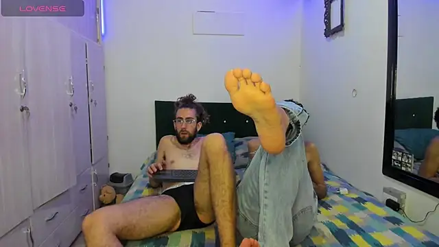 Jean And PaulXL online show from March 25, 2026, 9:43 pm